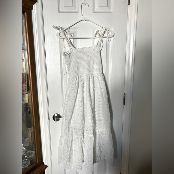 This White Q+A Los Angeles dress is a size small - Picture 1 of 3